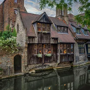Exclusive Bonifacius Bed & Breakfast